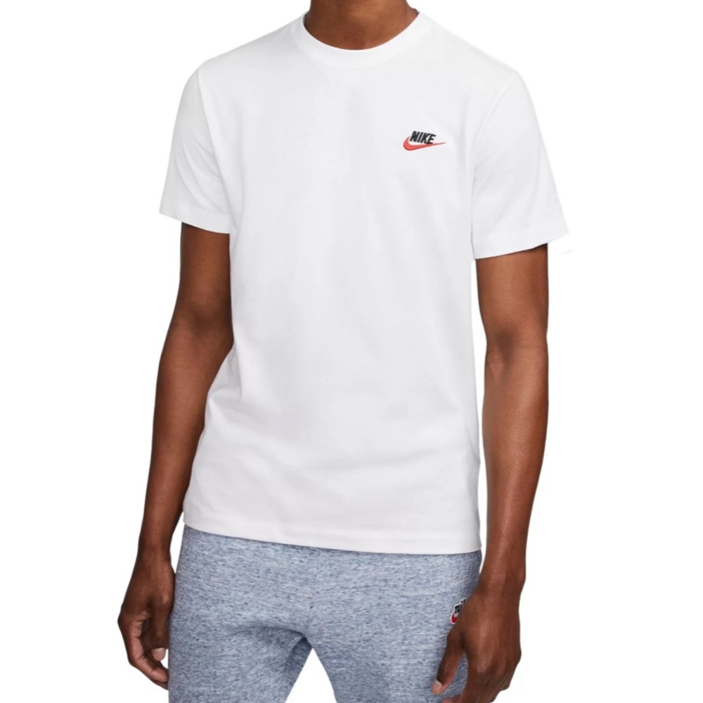 Nike Men's Sportswear Club T-Shirt